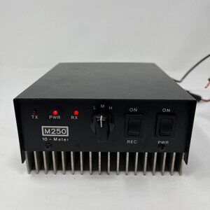 Messenger M-250 10-Meter Band Linear Amplifier 13.8 VDC Vintage HAM Radio CB